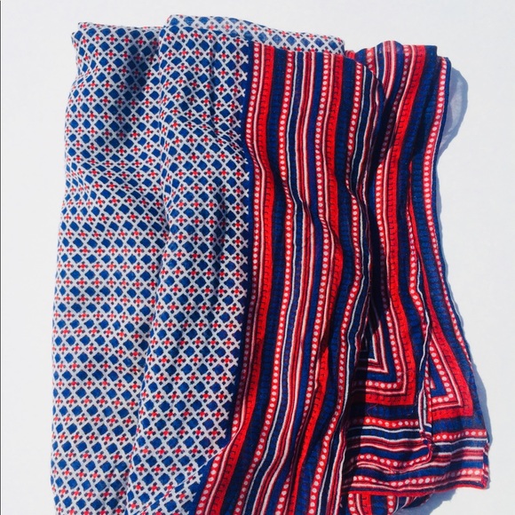 Scarfs or wraps - Picture 3 of 6